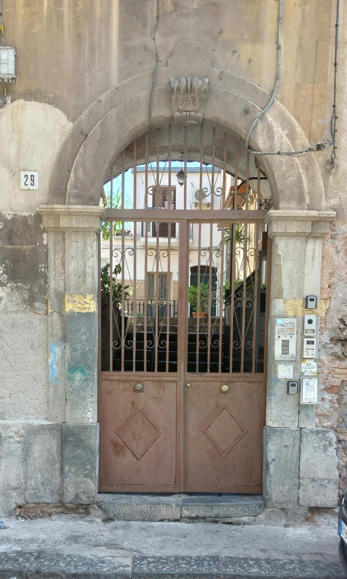 Casa Vacanze "Cortile Aquilone" Катания Экстерьер фото